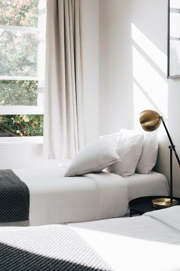 Naughtons Hotel Melbourne Bagian luar foto